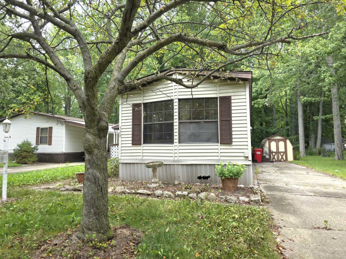 328 Ashwood Avenue