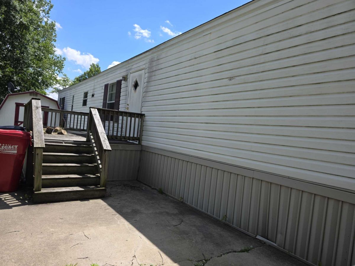 218 Hickory Circle
