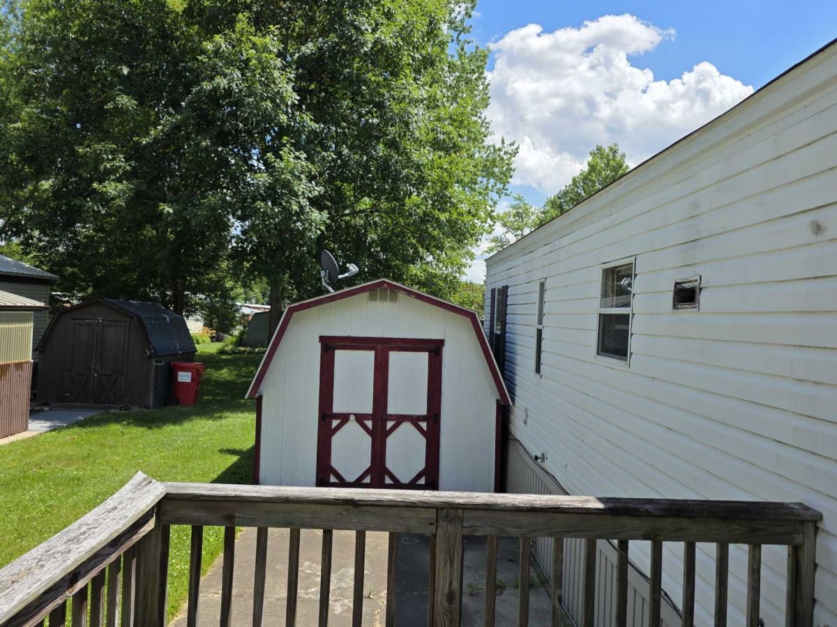 218 Hickory Circle
