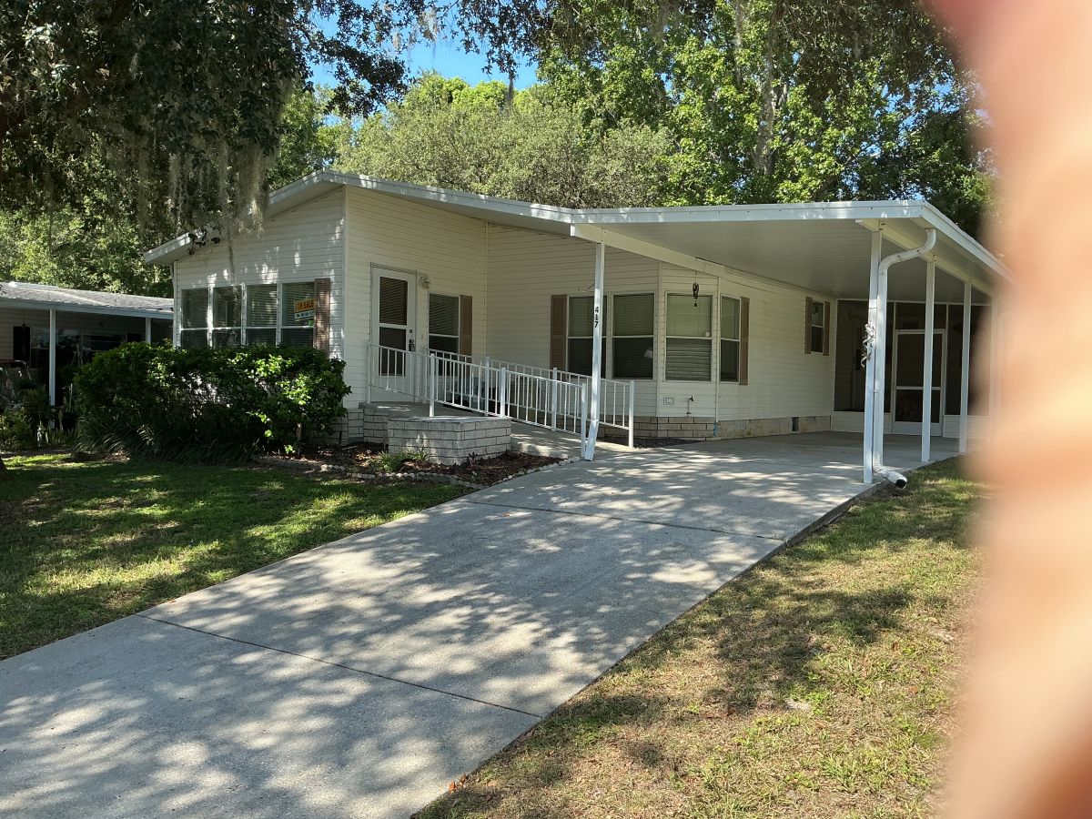 417 Kingslake Drive
