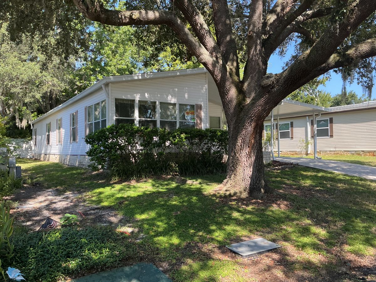 417 Kingslake Drive