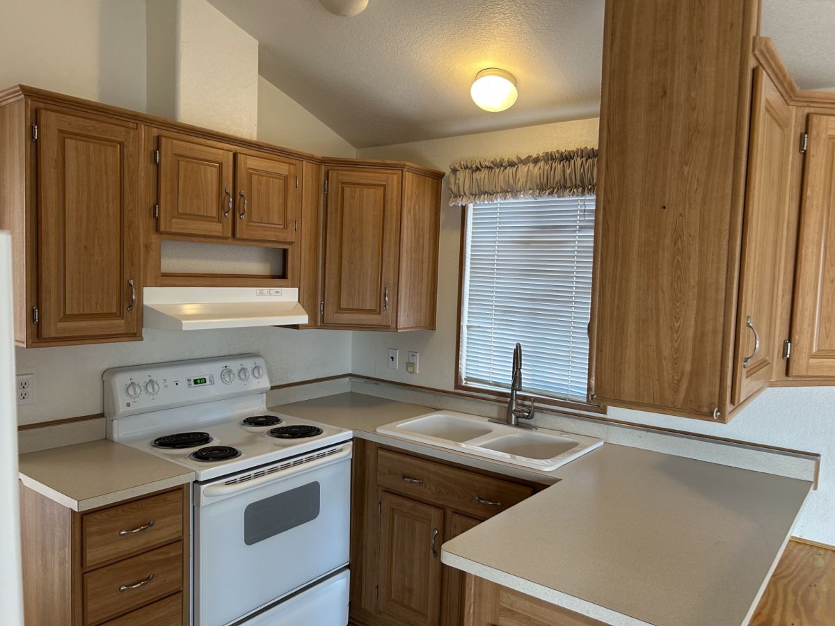 1110 North Henness Road, Site 550