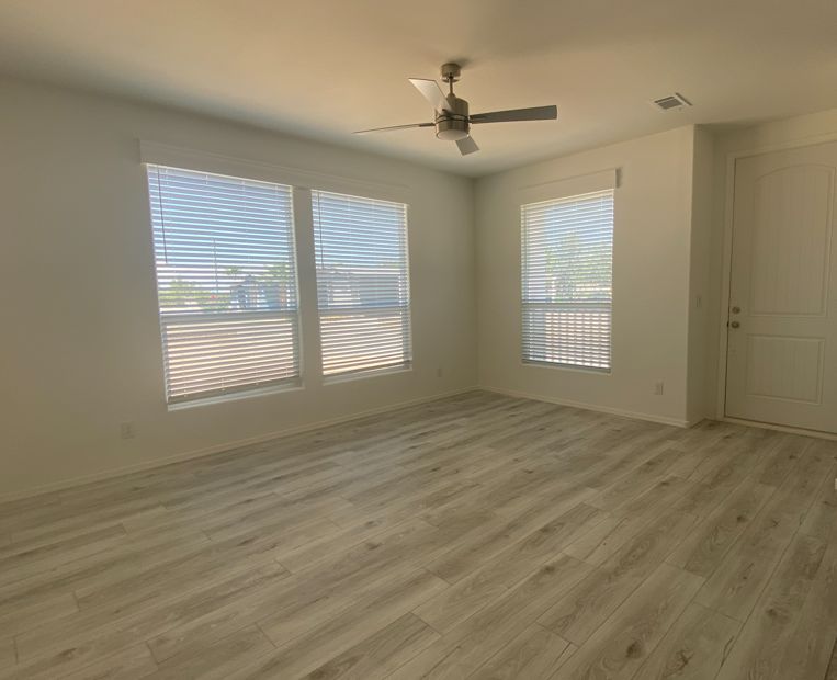 1110 North Henness Rd 2326