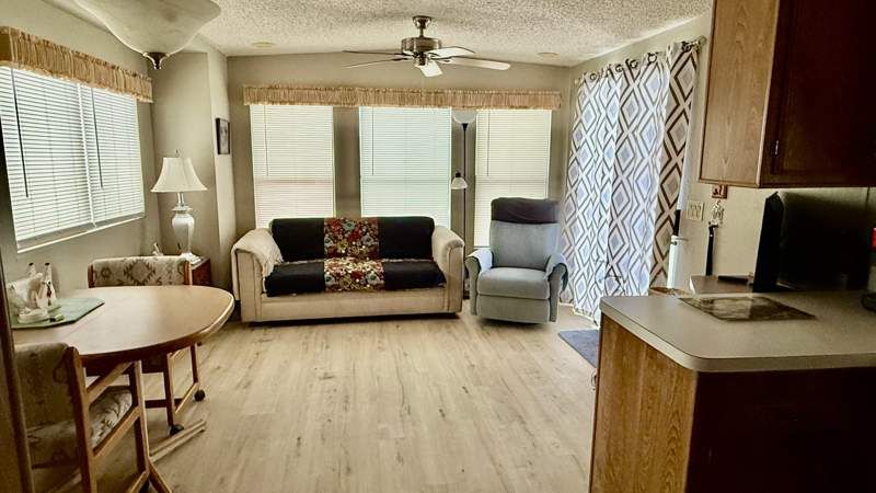 10442 N Frontage Rd #379