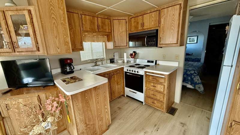 10442 N Frontage Rd #379