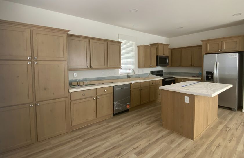 1110 North Henness Rd 2078