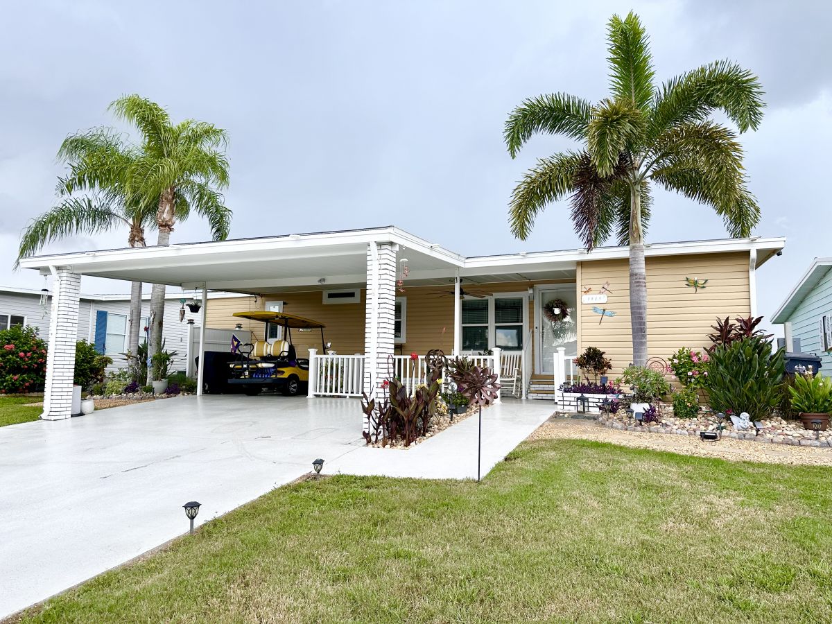 1915 BAYOU DR. N.