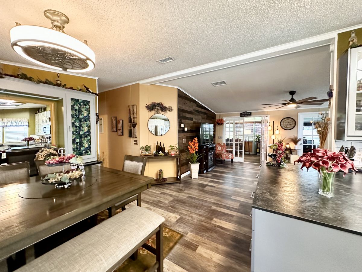 1915 BAYOU DR. N.