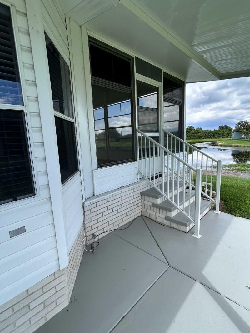 124 Palm Blvd