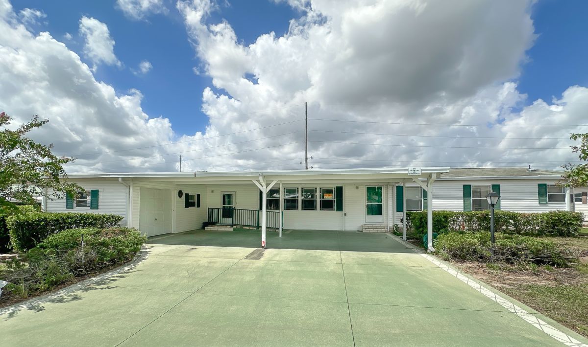 220 Maple Dr