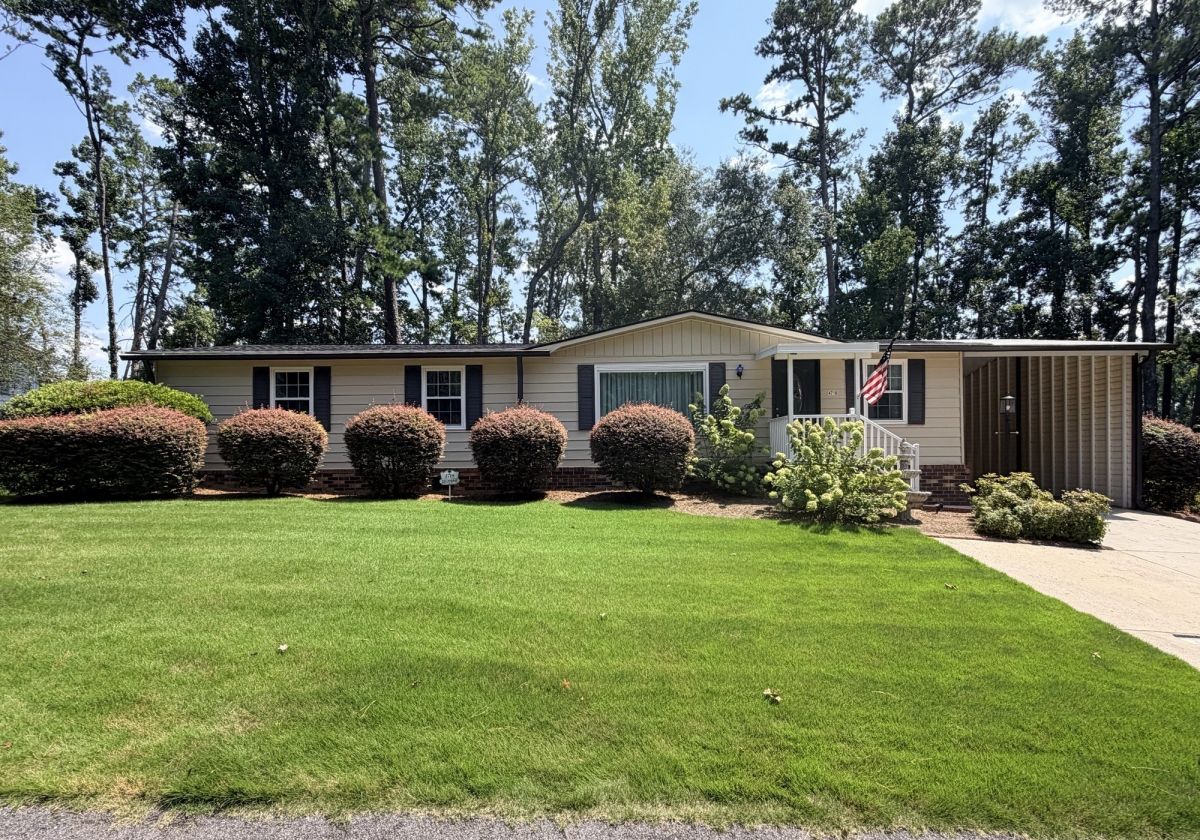 4718 Lake Front Drive