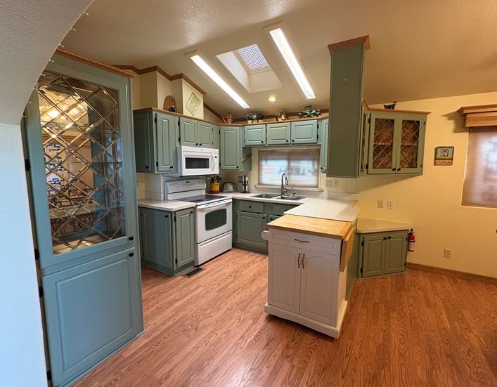 1110 North Henness Road, Site 1016
