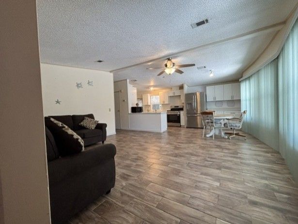 14610 Periwinkle Dr