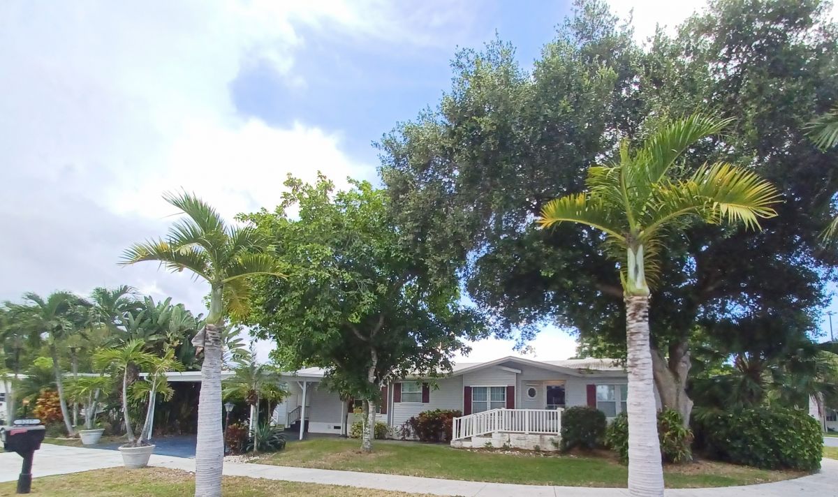 3217 NW 64th St