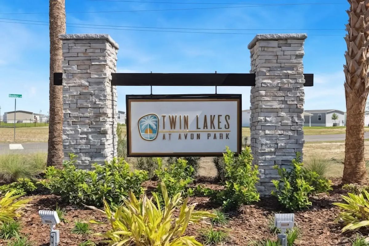 Twin Lakes at Avon Park