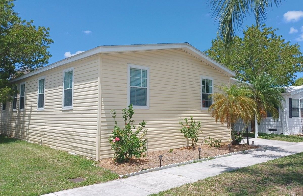 6543 NW 34th Ave