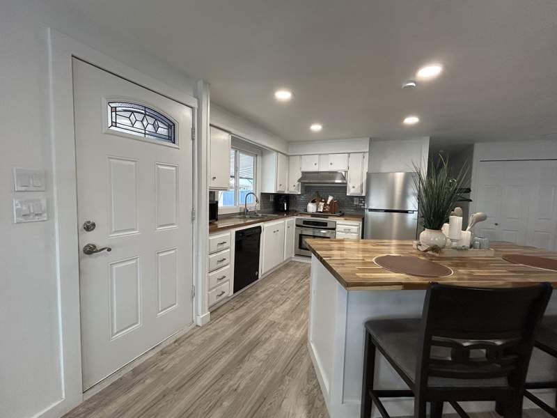 305 S. Val Vista Drive #94
