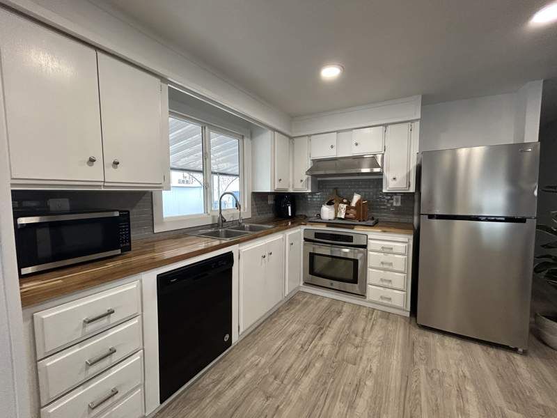 305 S. Val Vista Drive #94