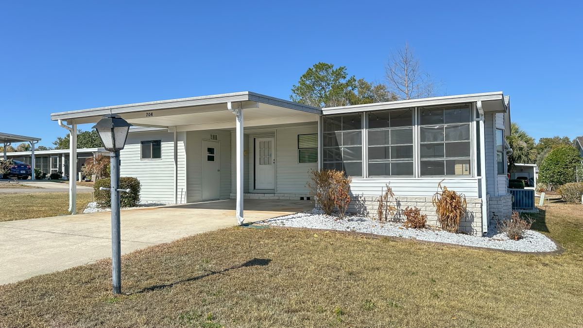 704 Water Oak Blvd