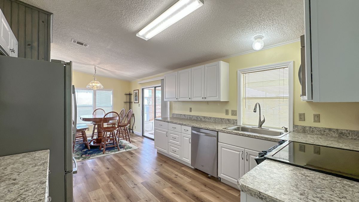 704 Water Oak Blvd