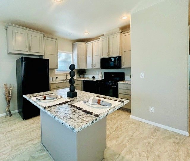 10810 N. 91st Ave. #041