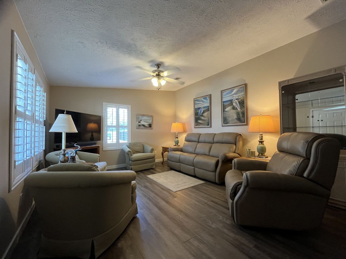 105 ENCORE DR.