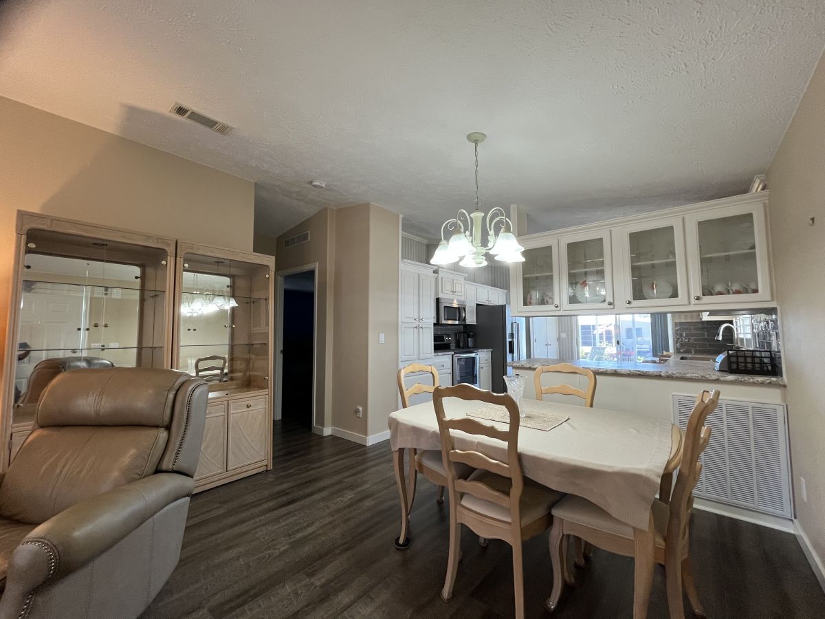105 ENCORE DR.