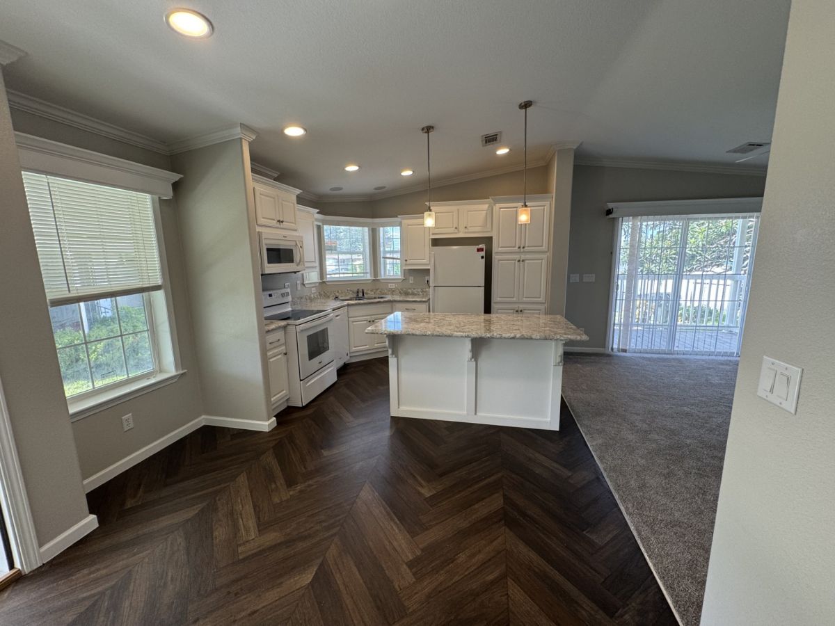 2122 Mo-Ho Drive