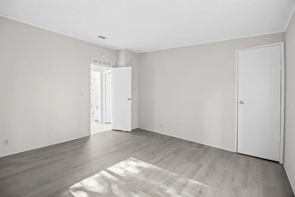 8221 Cinnamon Court