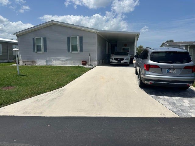 479 Tropical Isles Circle