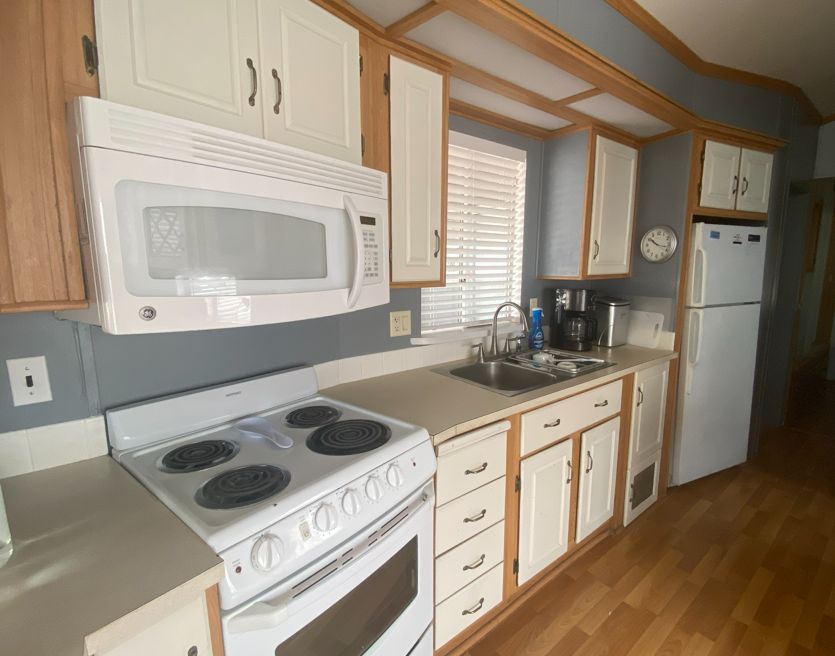 1110 North Henness Road, Site 216