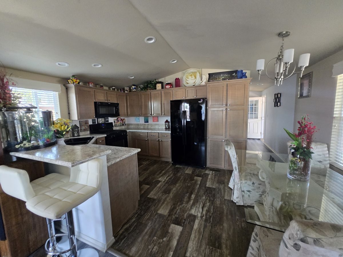 11101 E UNIVERSITY DR, LOT #139