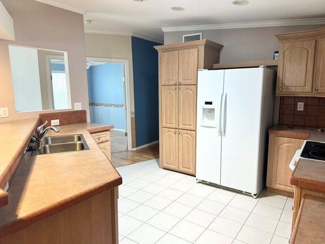 5200 28th Street North, #411