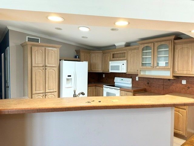 5200 28th Street North, #411
