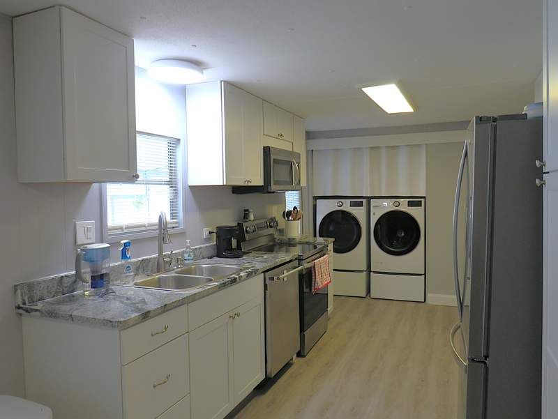 728 Royal Palm Dr.