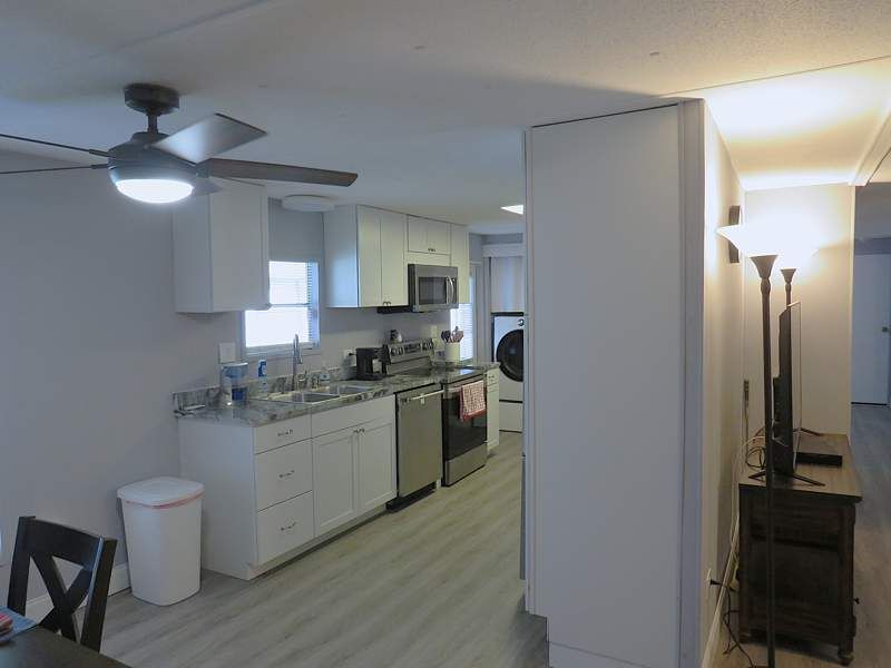 728 Royal Palm Dr.
