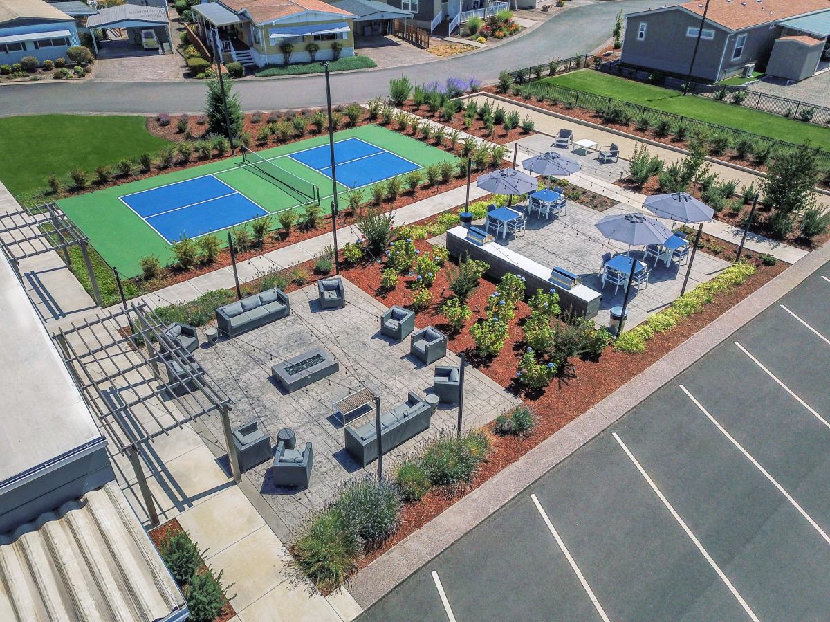 Homes and grounds at Sundial retirement community in Salem, Oregon