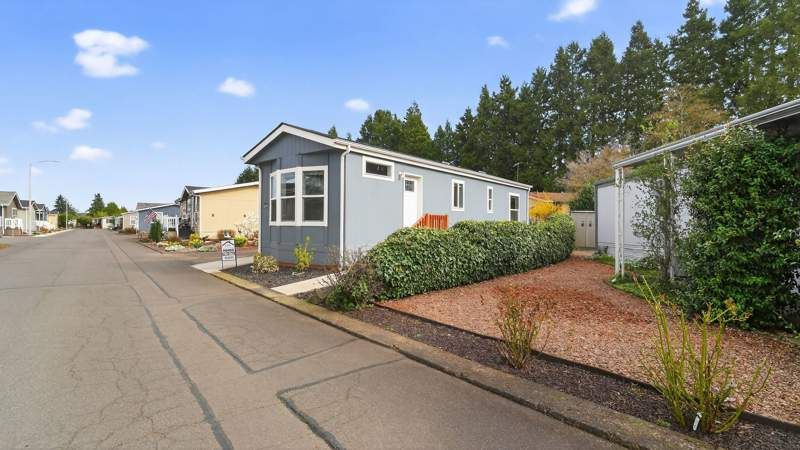 2200 Lancaster Dr SE #11A