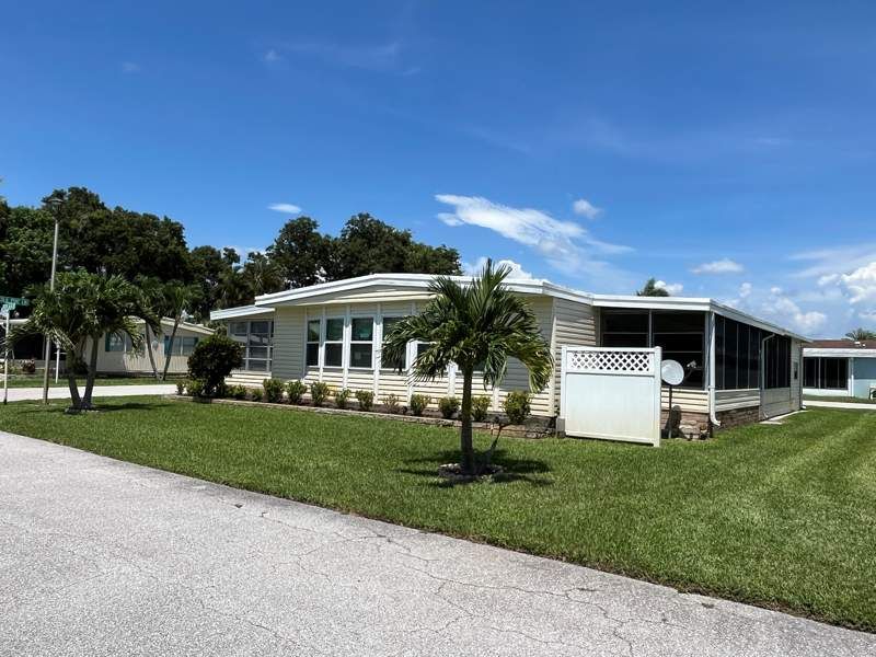 100 Queen Palm Drive
