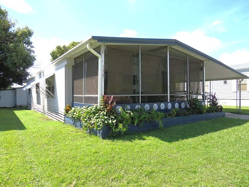 1111 Laura St.