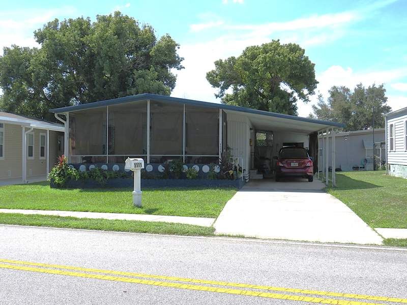 1111 Laura St.