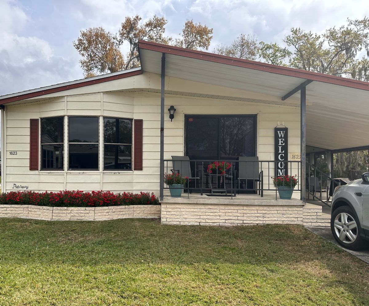 1623 Geranium Loop
