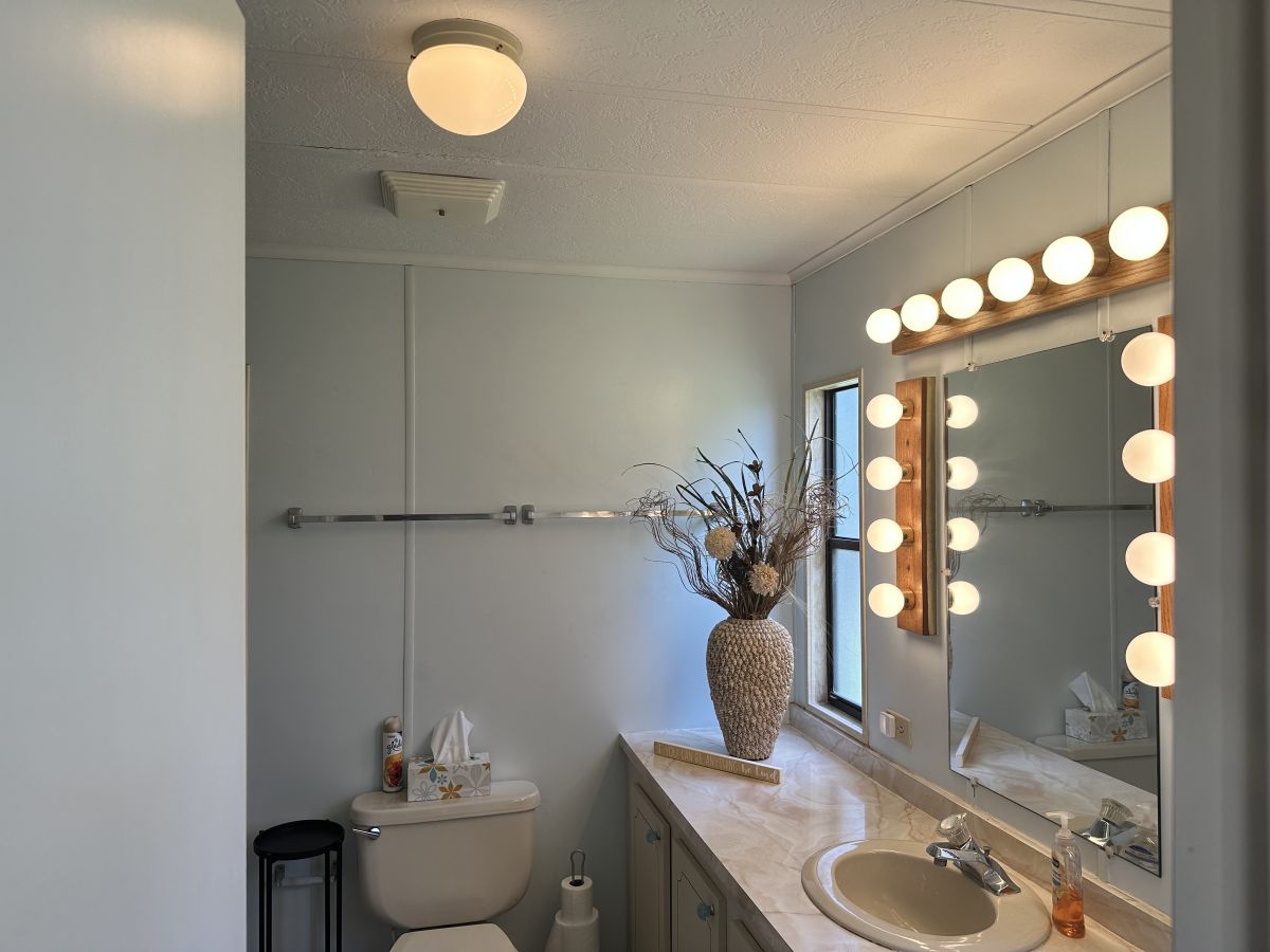 1623 Geranium Loop