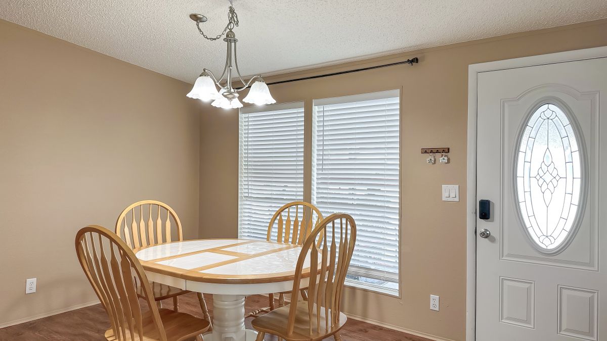 416 Snead Dr