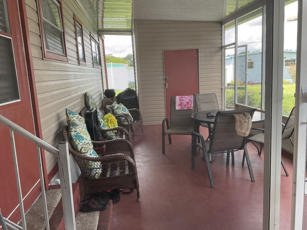 15422 LAKESHORE VILLA DRIVE