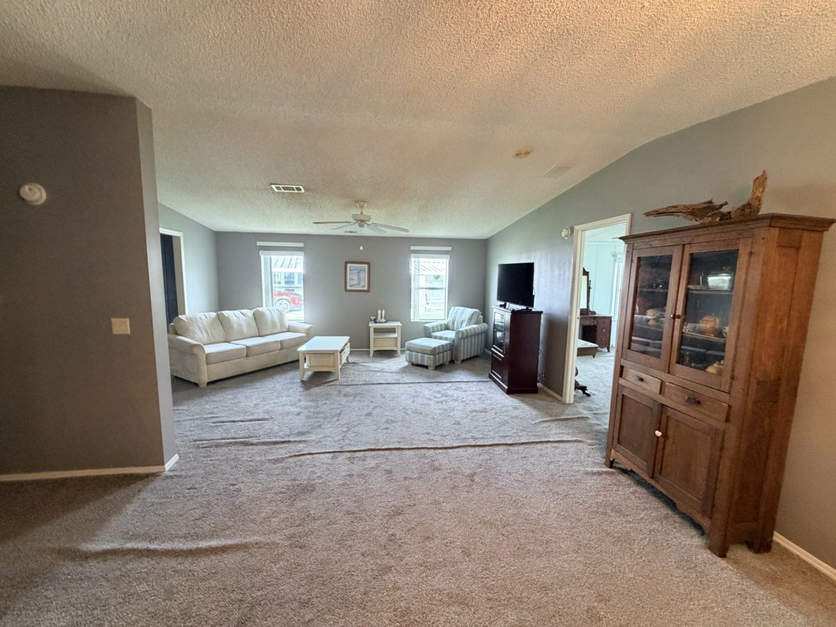 644 Tulip Circle W