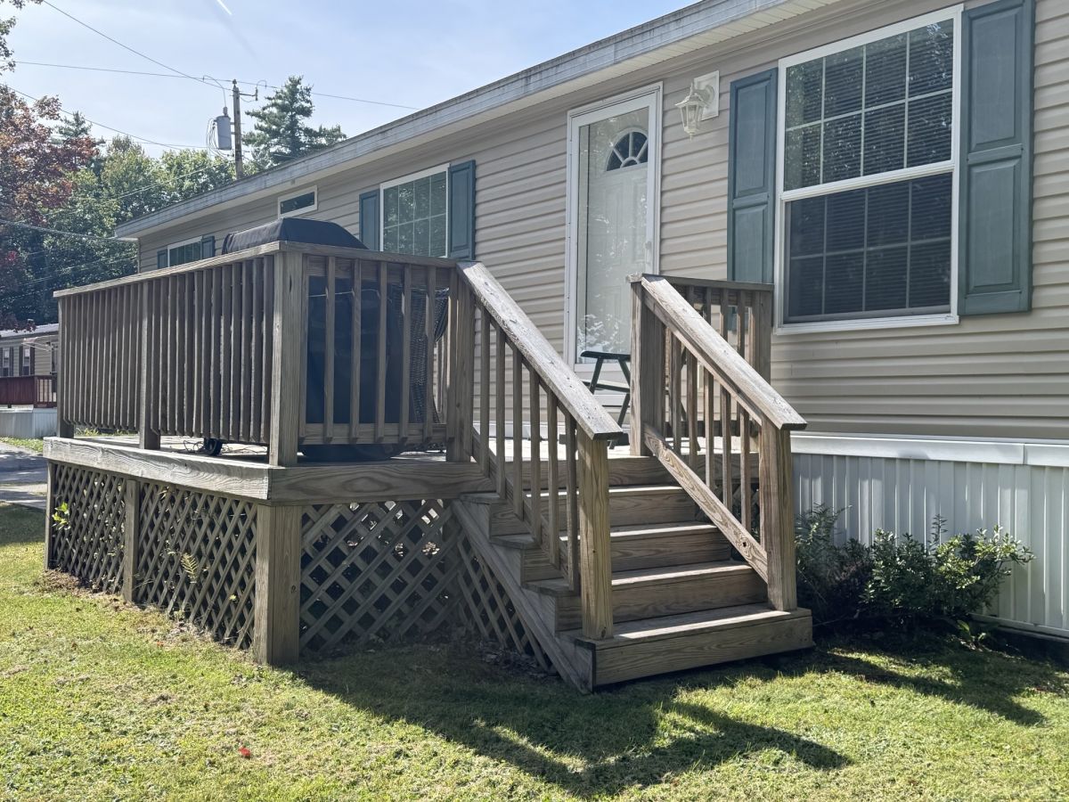 1 Hawthorne Dr