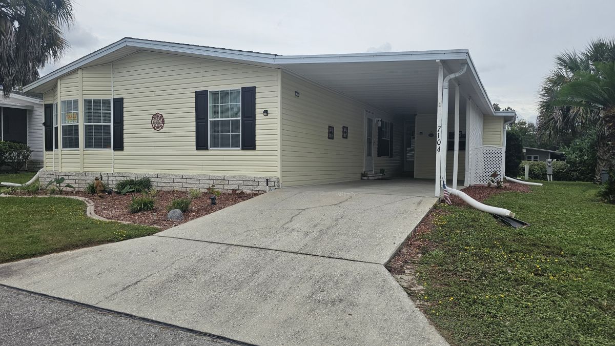 7104 W Lincolnshire Drive
