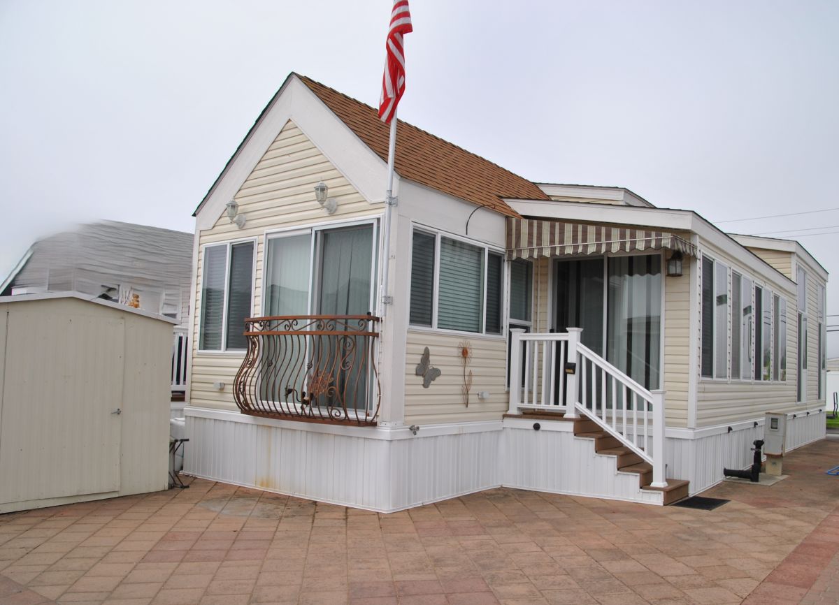 200 S. Dolliver St, Site 377