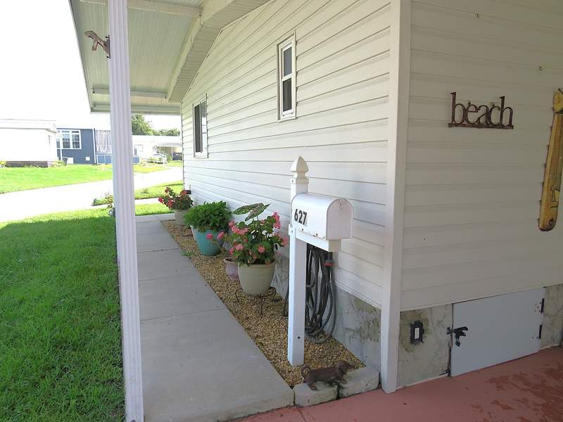 627 Holly Hill Dr.